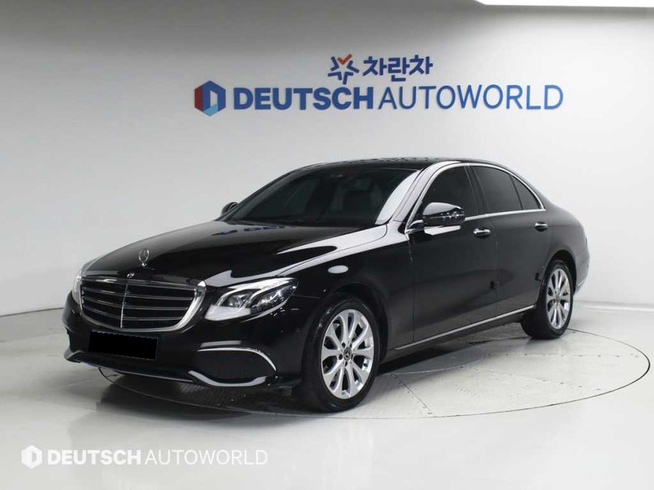 Mercedes-Benz E-Class — photo 01