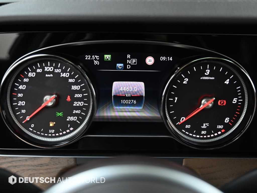 Mercedes-Benz E-Class — photo 08