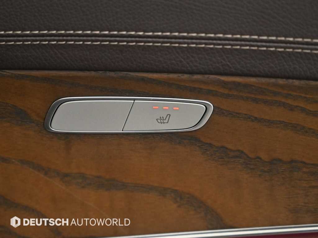 Mercedes-Benz E-Class — photo 16