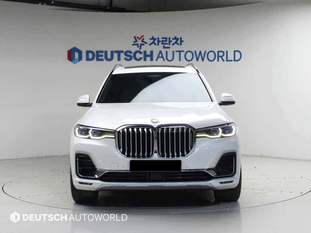 BMW X7 — photo 03