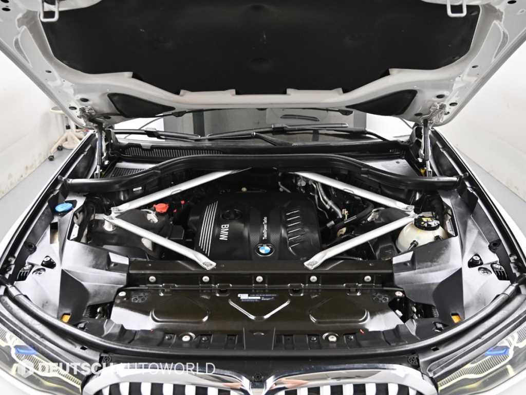 BMW X7 — photo 06