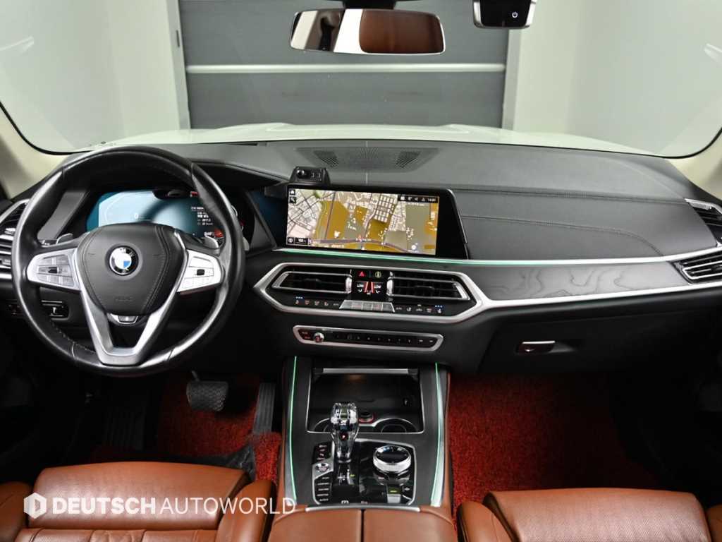 BMW X7 — photo 07