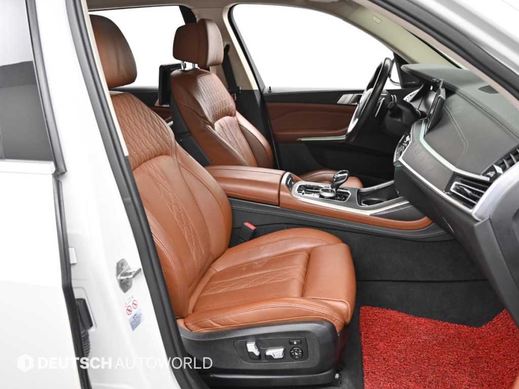 BMW X7 — photo 10