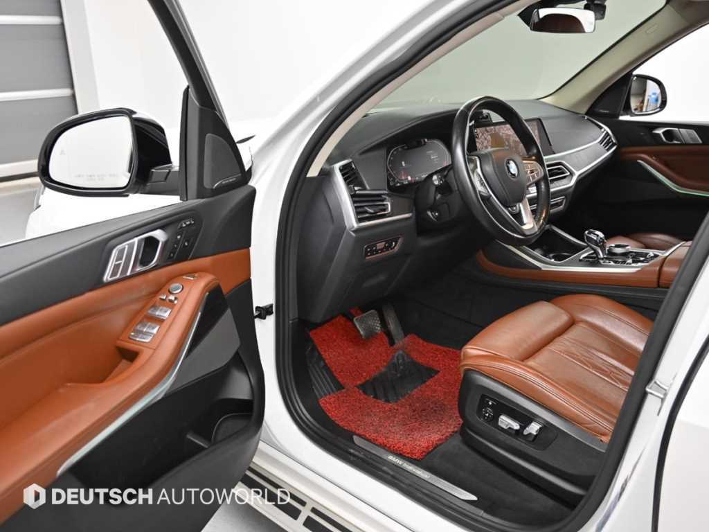 BMW X7 — photo 11