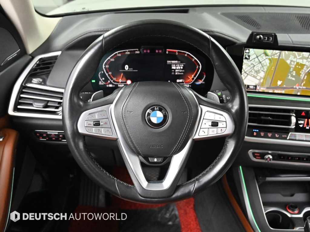 BMW X7 — photo 13