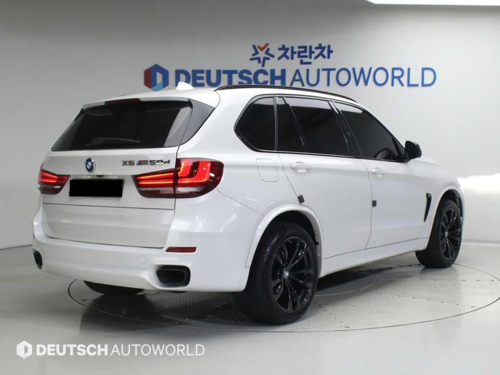 BMW X5 — photo 02