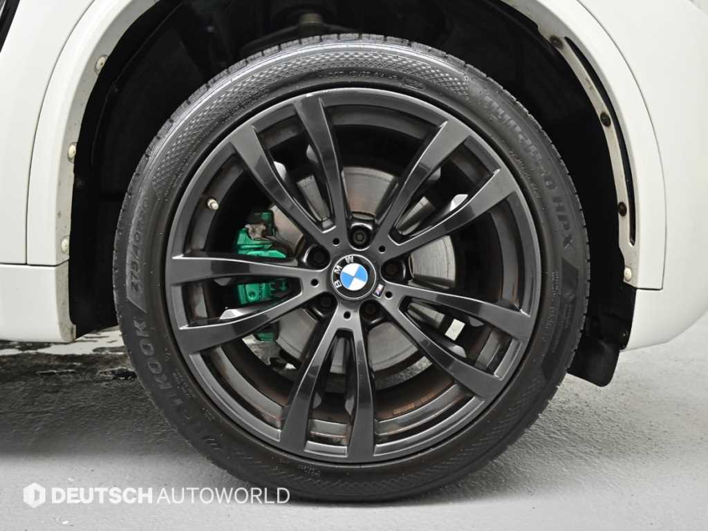 BMW X5 — photo 05