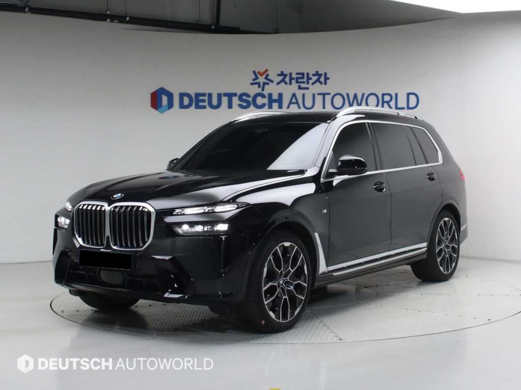 BMW X7 — photo 01