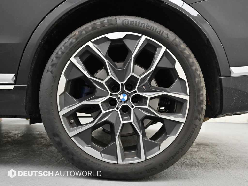 BMW X7 — photo 05