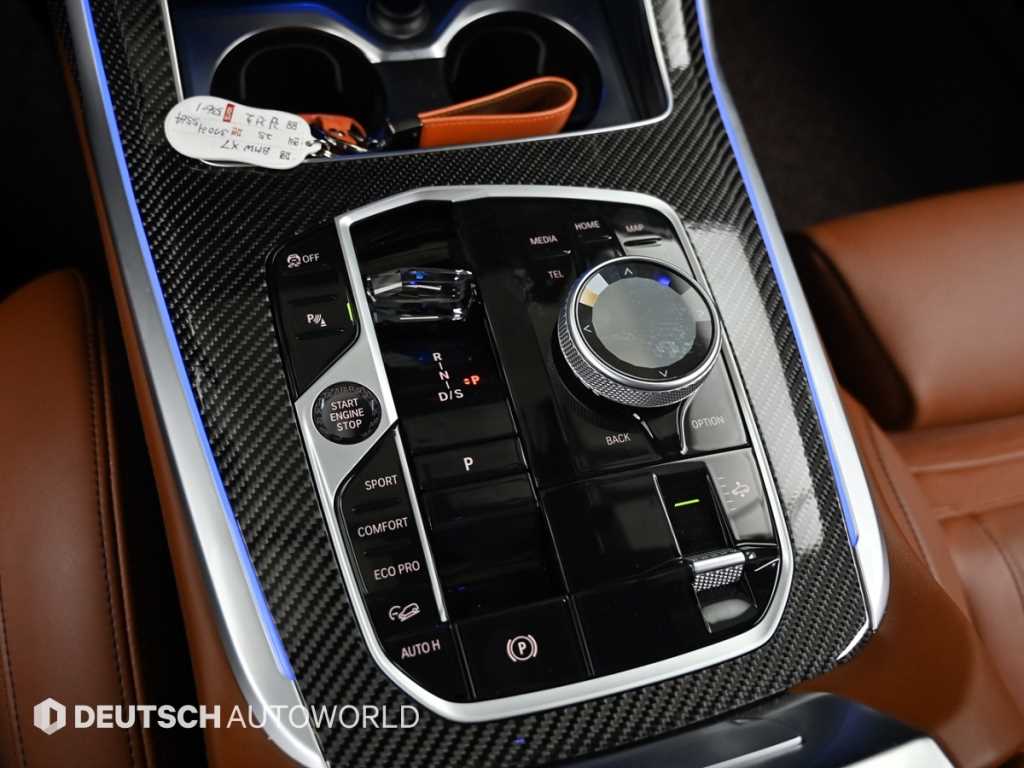 BMW X7 — photo 09
