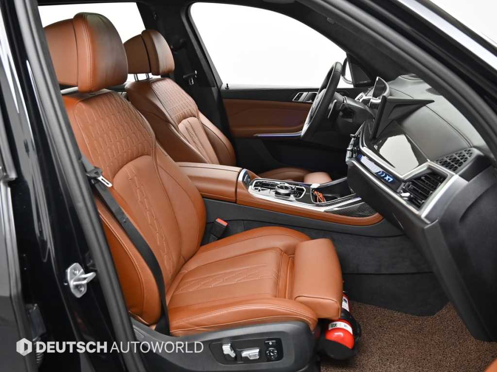 BMW X7 — photo 10