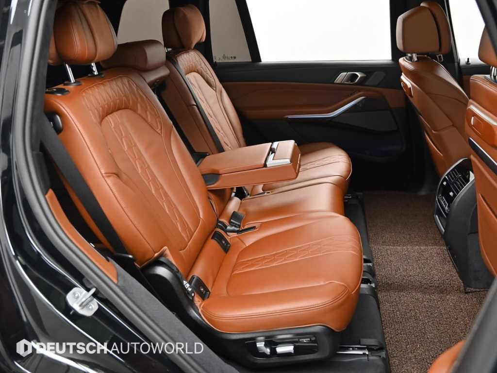 BMW X7 — photo 12