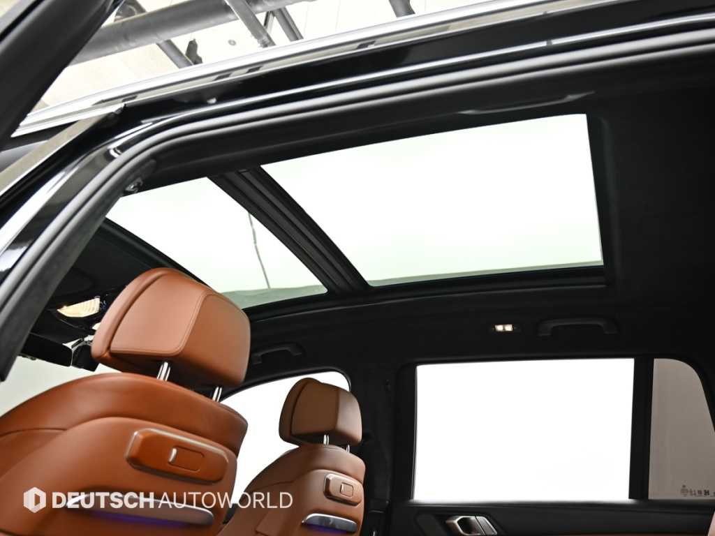 BMW X7 — photo 18
