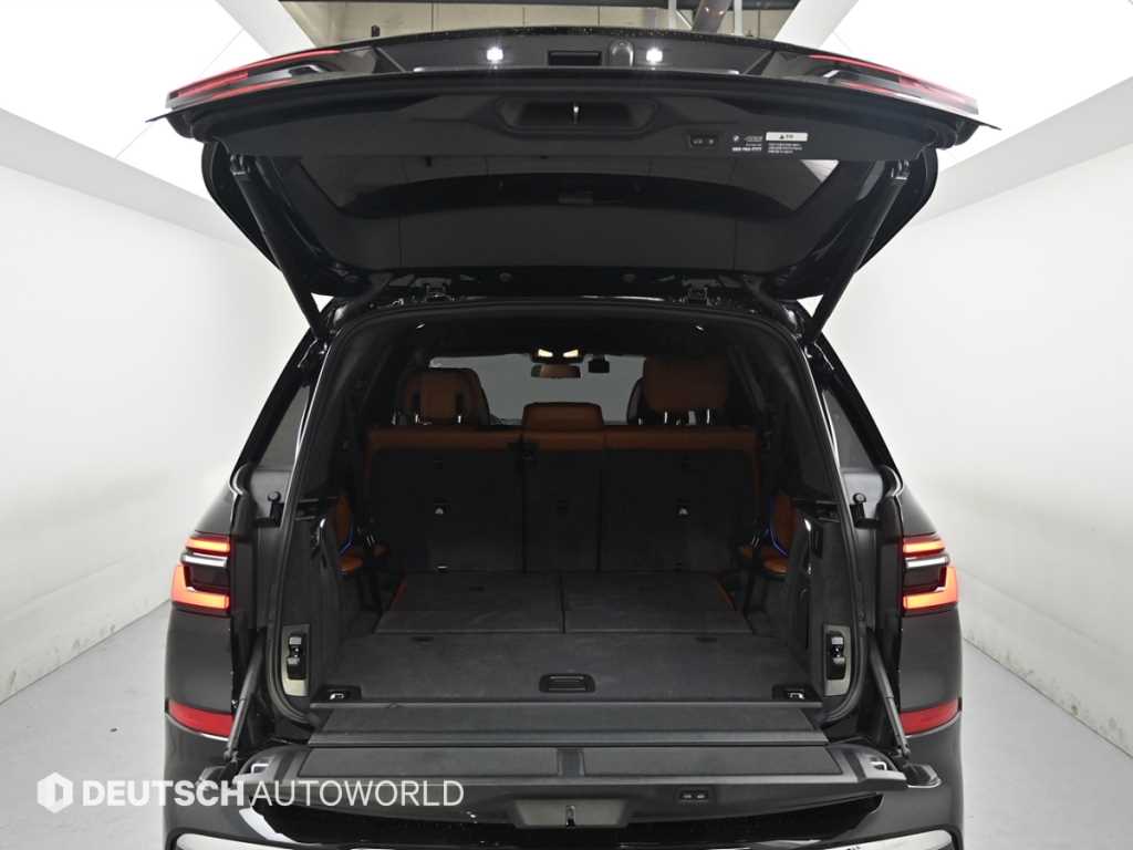 BMW X7 — photo 19