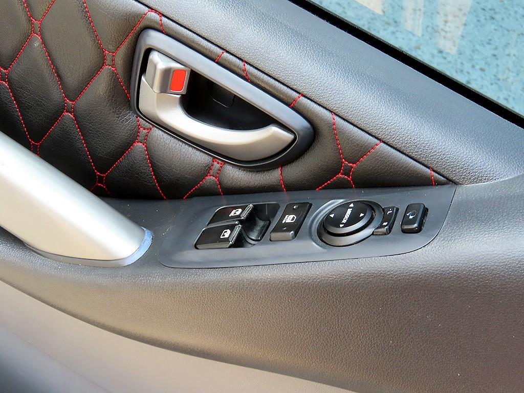 Hyundai Starex — photo 11
