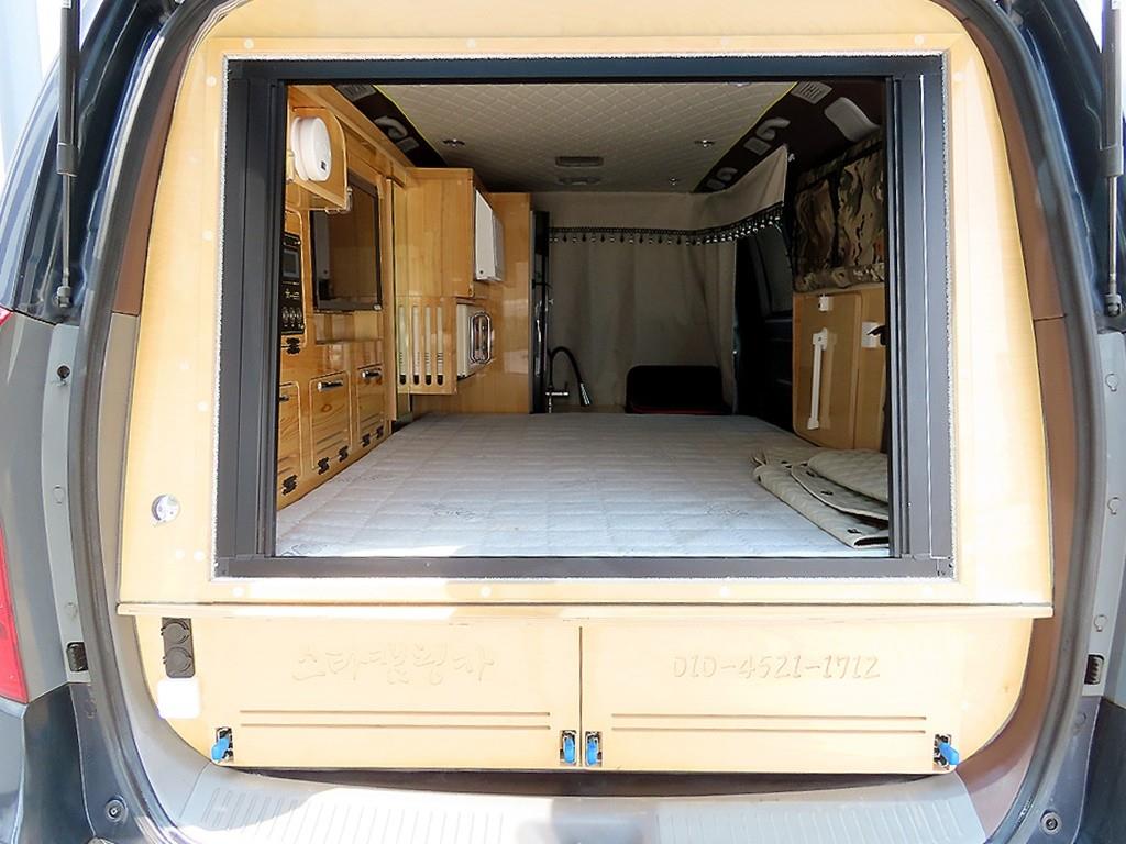 Hyundai Starex — photo 16