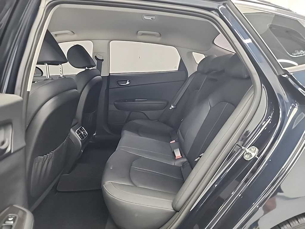 Kia K5 — photo 12