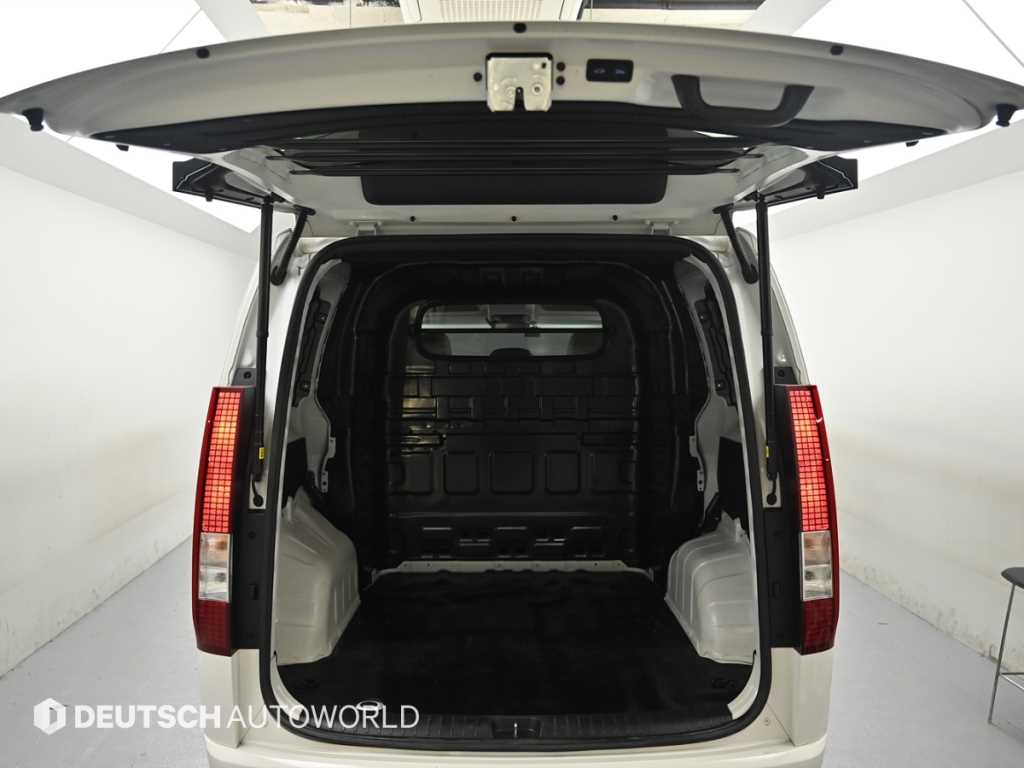 Hyundai Staria — photo 19