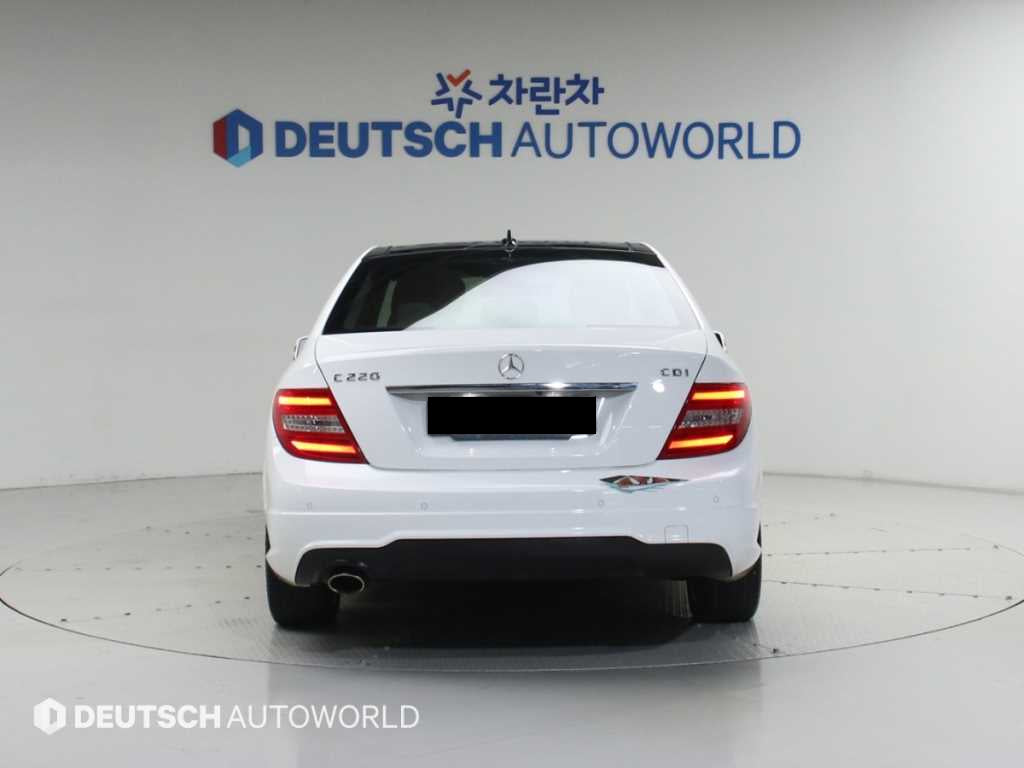 Mercedes-Benz C-Class — photo 04