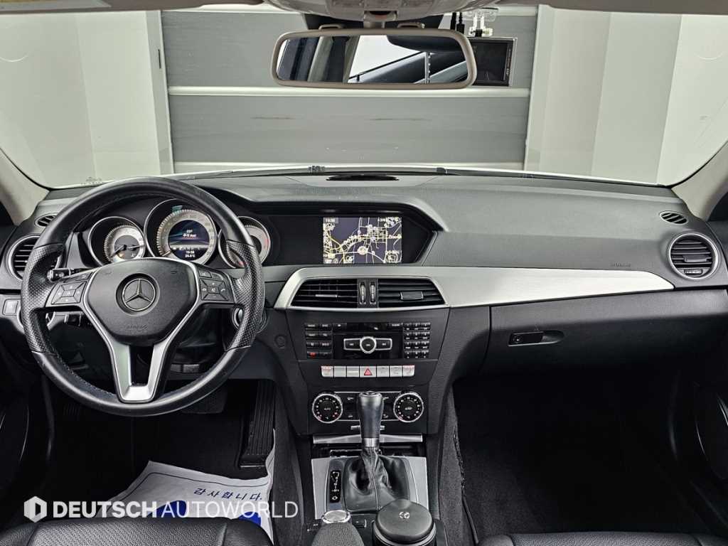 Mercedes-Benz C-Class — photo 07