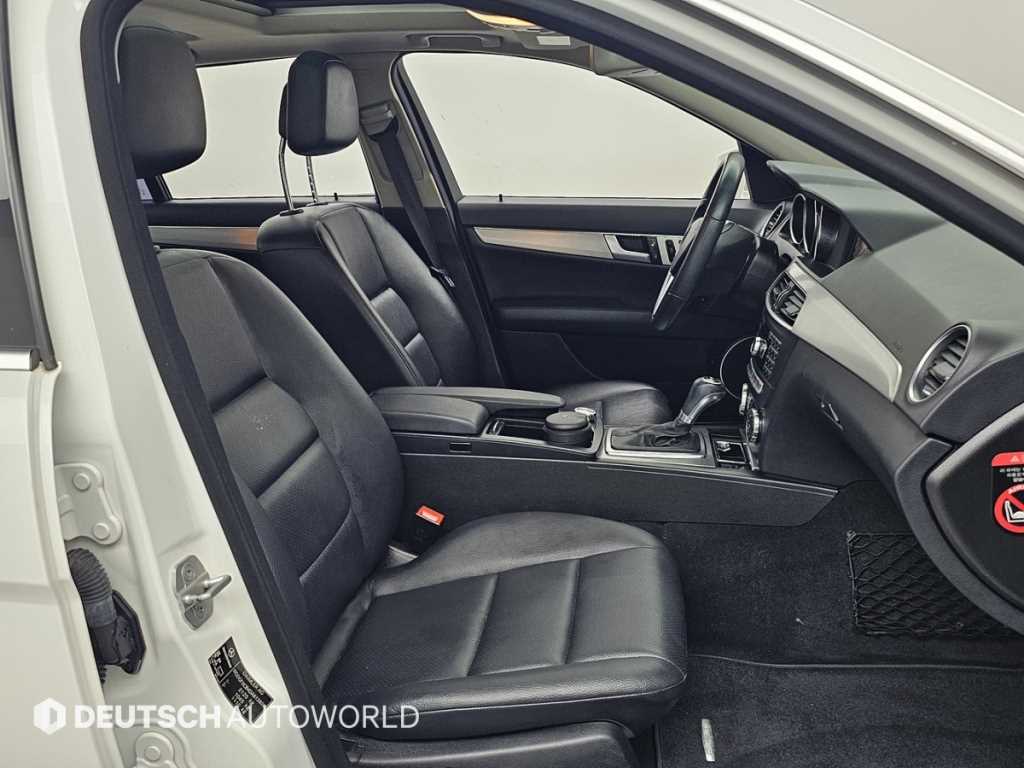 Mercedes-Benz C-Class — photo 10