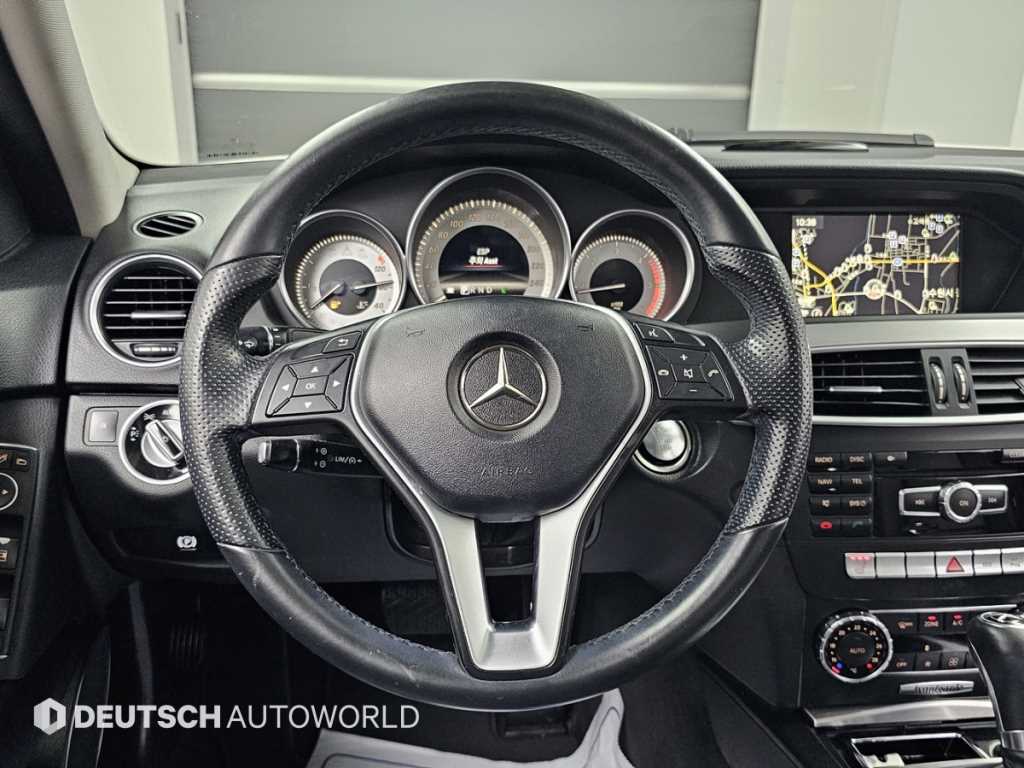 Mercedes-Benz C-Class — photo 13