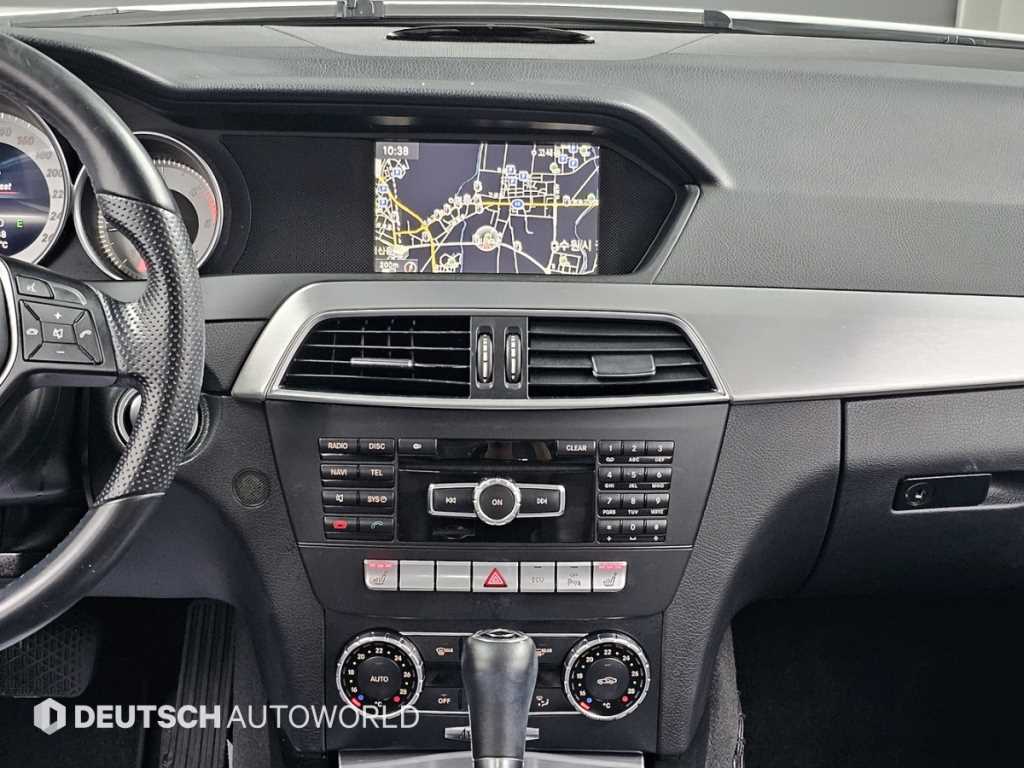 Mercedes-Benz C-Class — photo 14