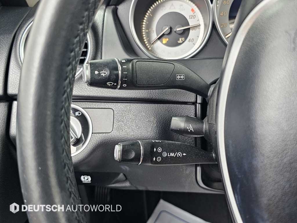 Mercedes-Benz C-Class — photo 17