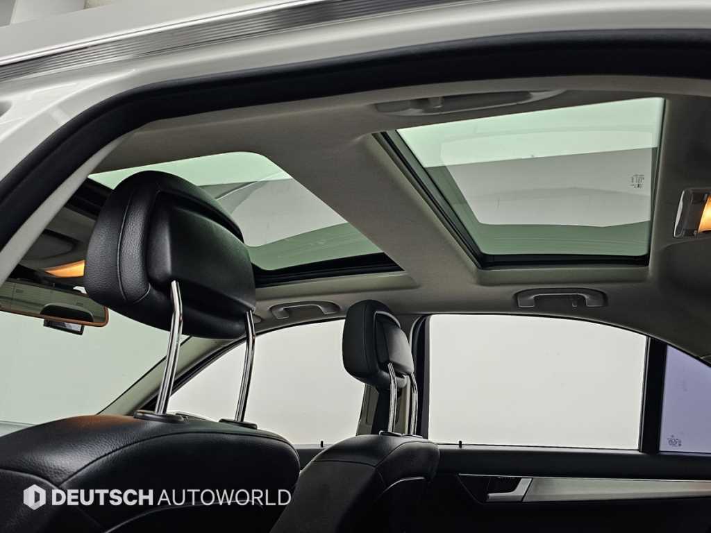 Mercedes-Benz C-Class — photo 18