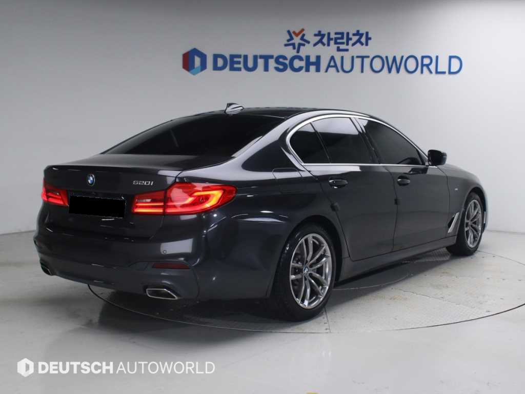 BMW 5-Series — photo 03
