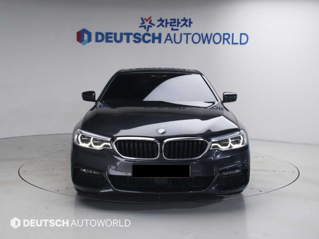 BMW 5-Series — photo 04