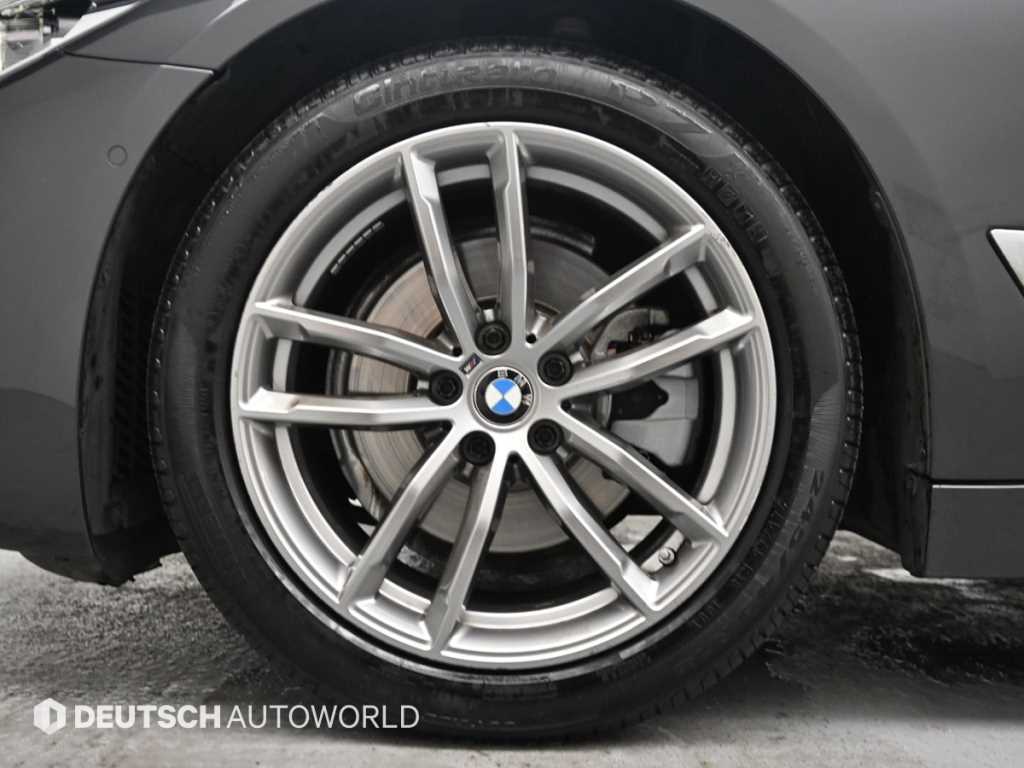 BMW 5-Series — photo 06