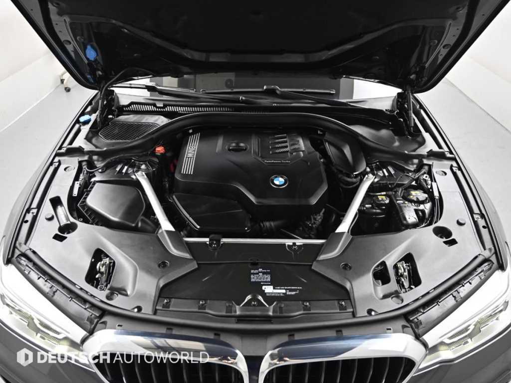 BMW 5-Series — photo 07