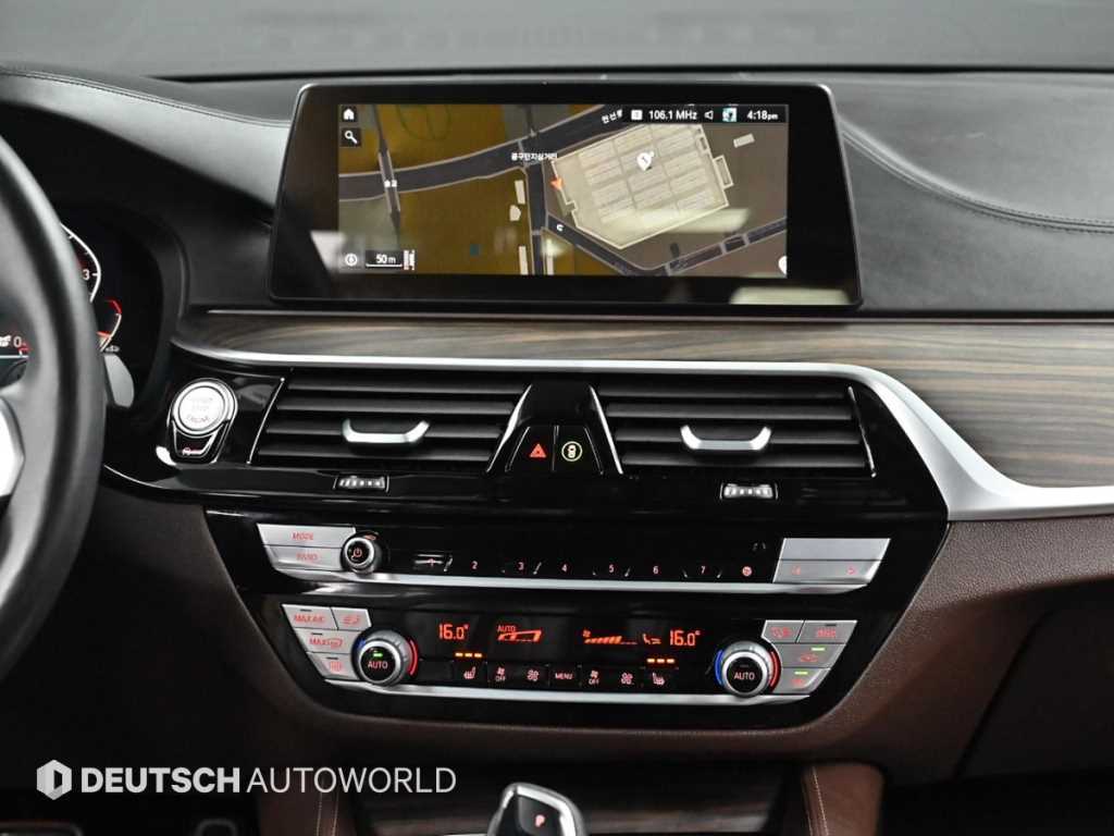 BMW 5-Series — photo 14