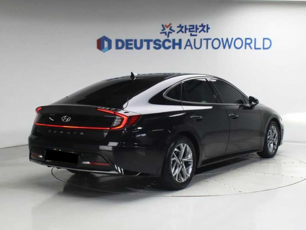 Hyundai Sonata — photo 02