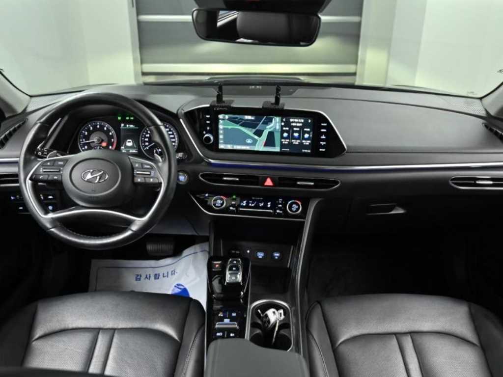 Hyundai Sonata — photo 07