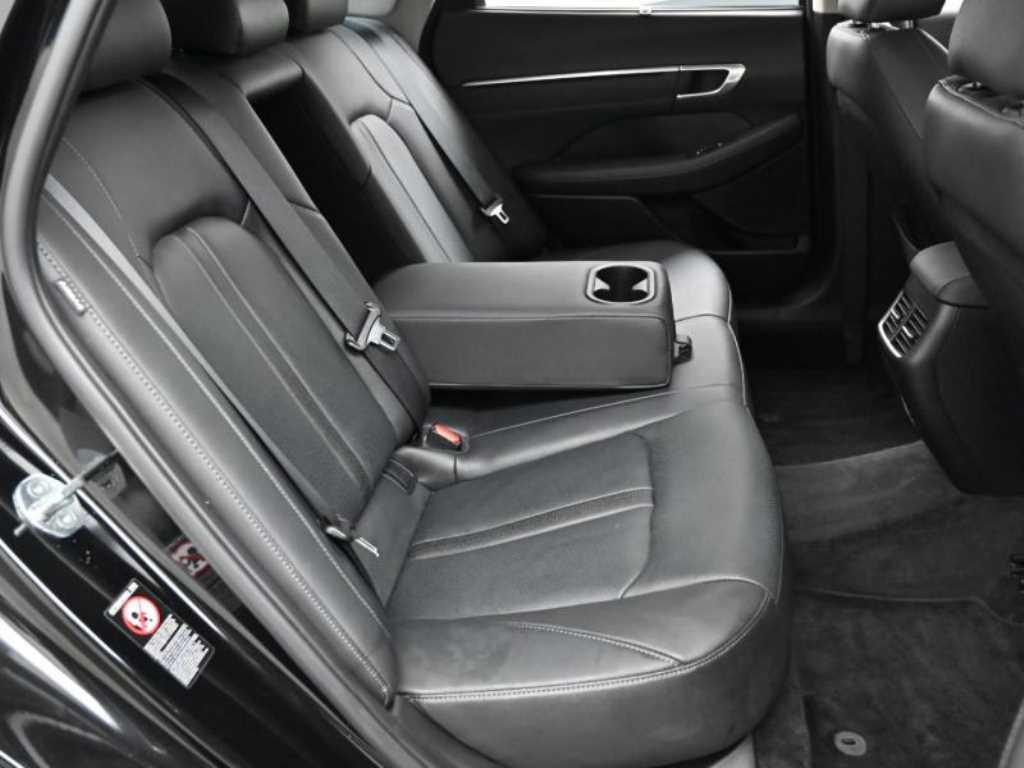 Hyundai Sonata — photo 12