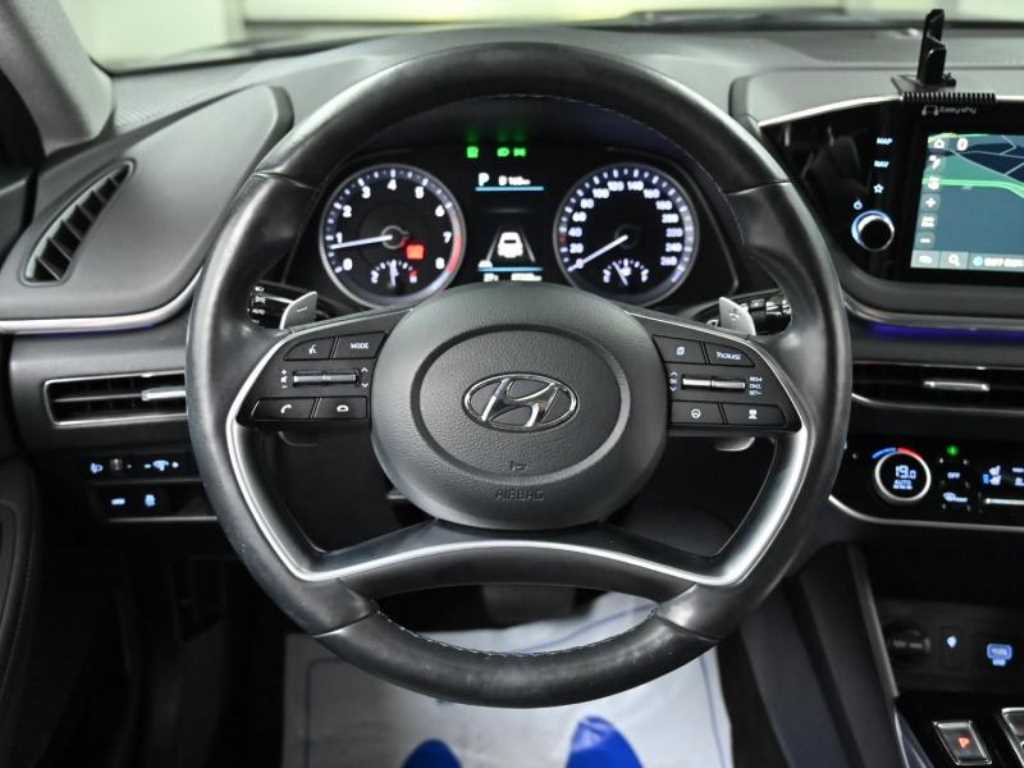 Hyundai Sonata — photo 13