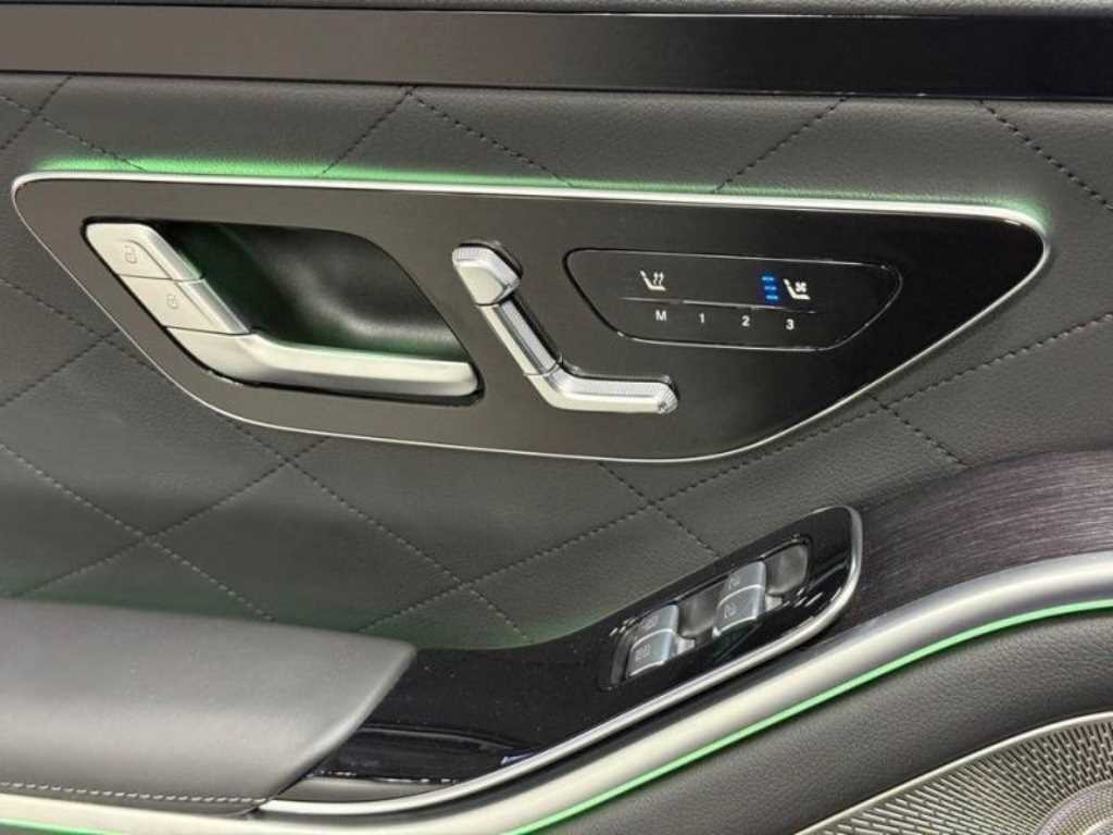 Mercedes-Benz S-Class — photo 07