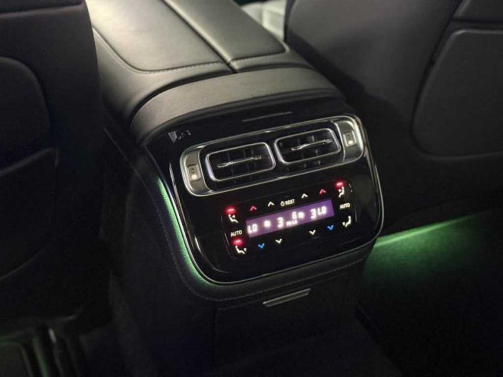Mercedes-Benz S-Class — photo 08
