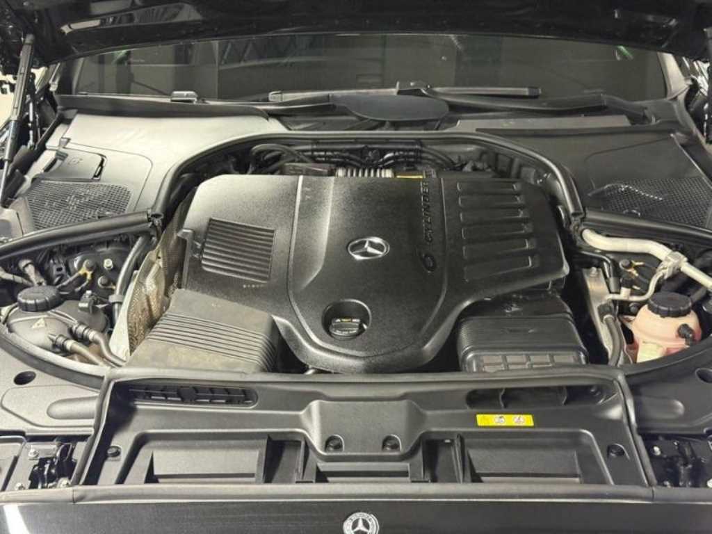 Mercedes-Benz S-Class — photo 16
