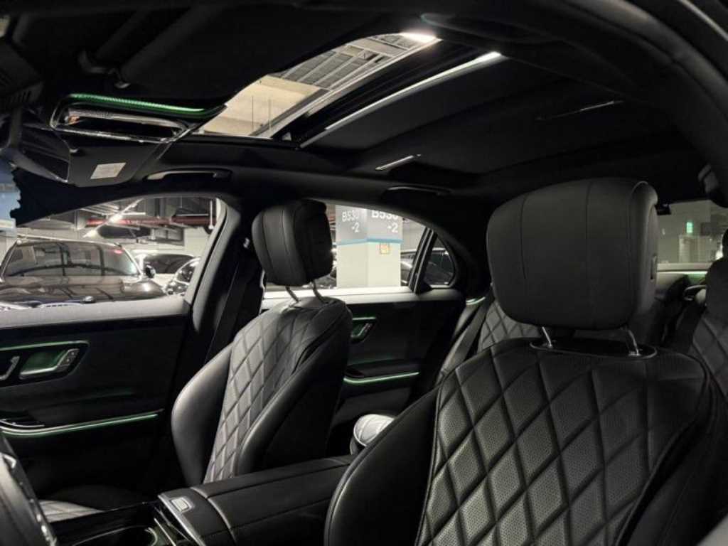Mercedes-Benz S-Class — photo 20