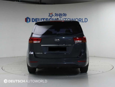 Kia Carnival — photo 04