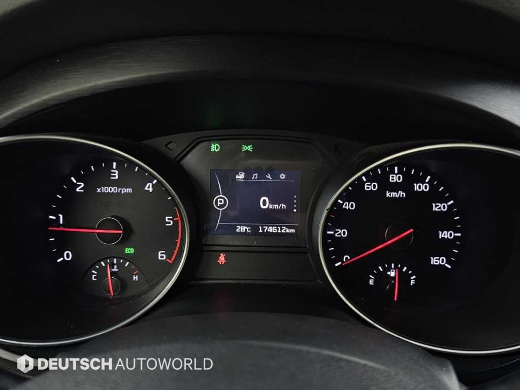 Kia Carnival — photo 08