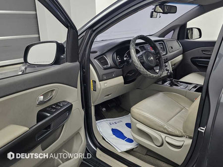 Kia Carnival — photo 11