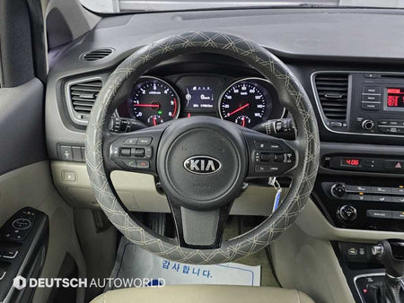 Kia Carnival — photo 13