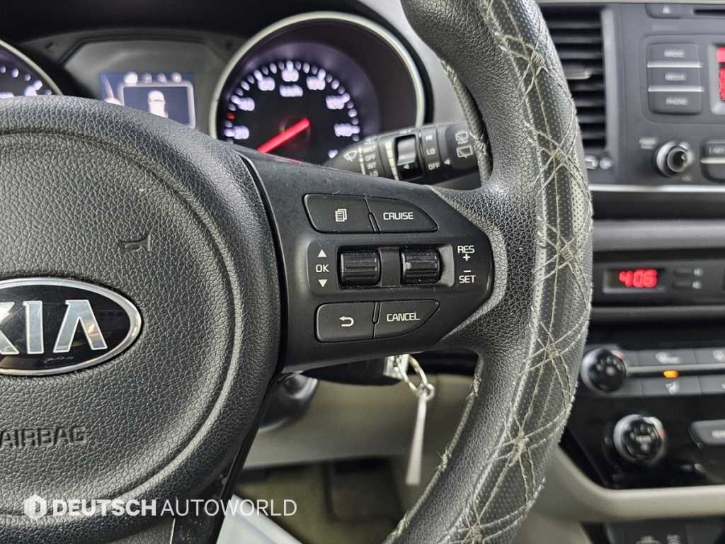 Kia Carnival — photo 16