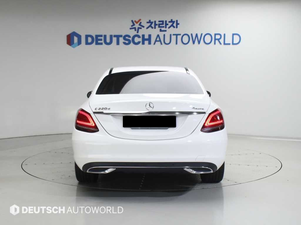 Mercedes-Benz C-Class — photo 04