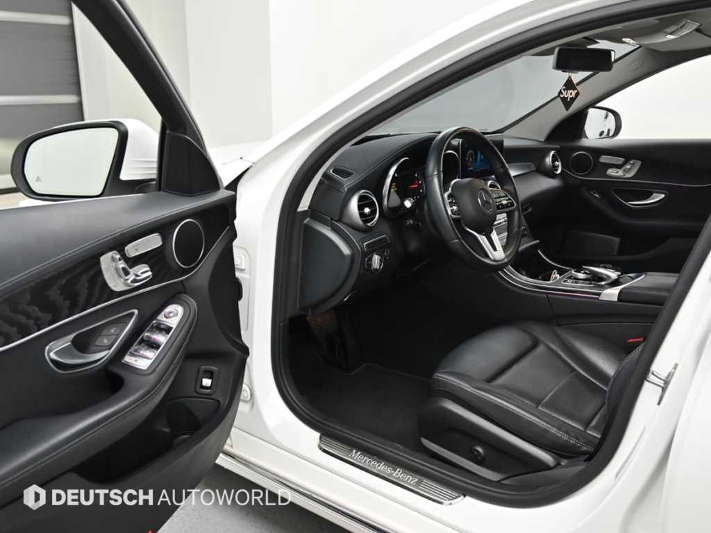 Mercedes-Benz C-Class — photo 11