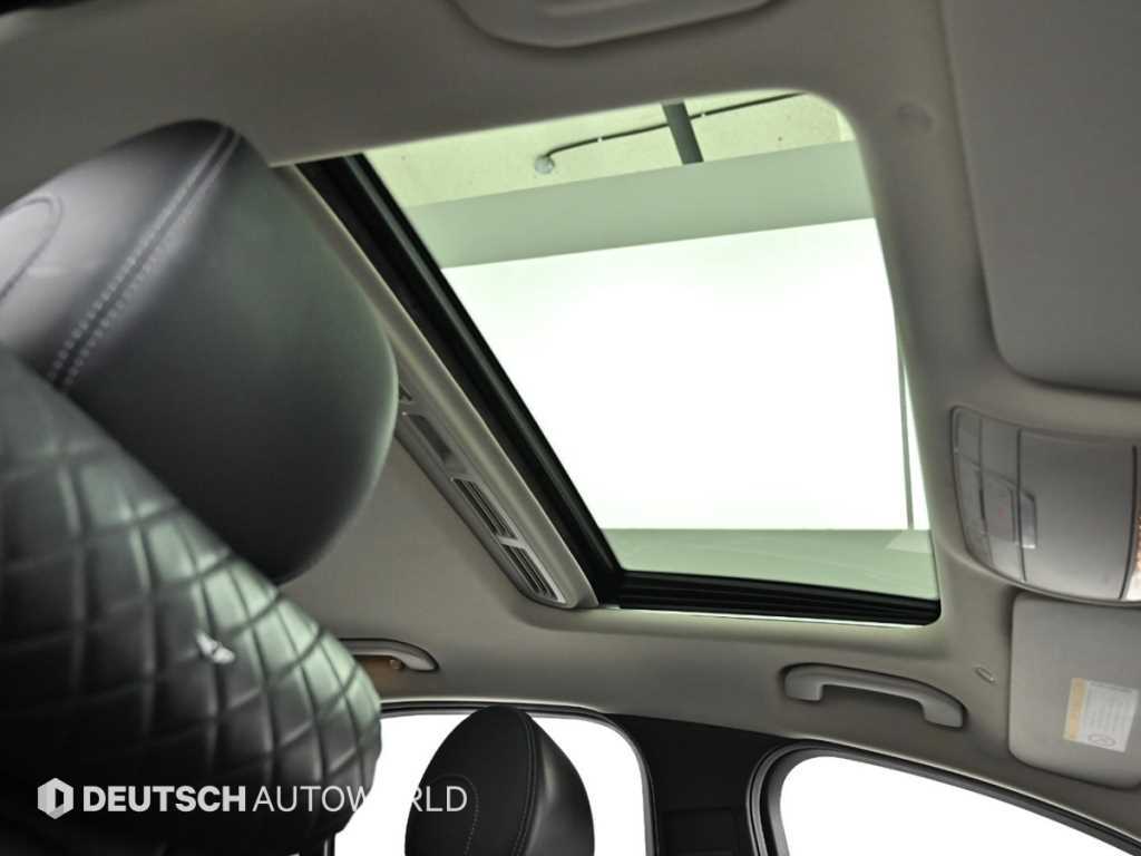 Mercedes-Benz C-Class — photo 18